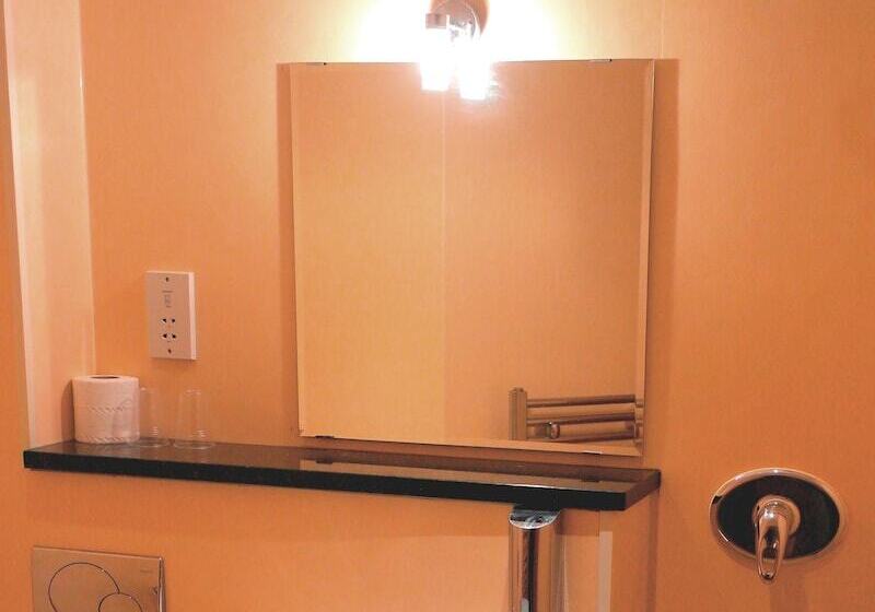 Номер Basic, Newcastle Jesmond