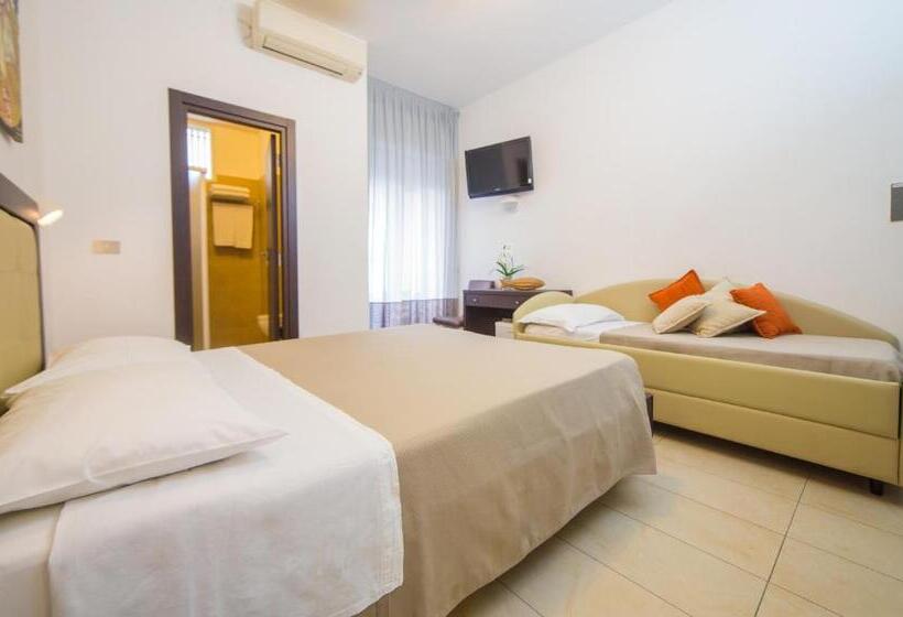 חדר סטנדרט לארבעה, Mediterraneo Hotel & Suites