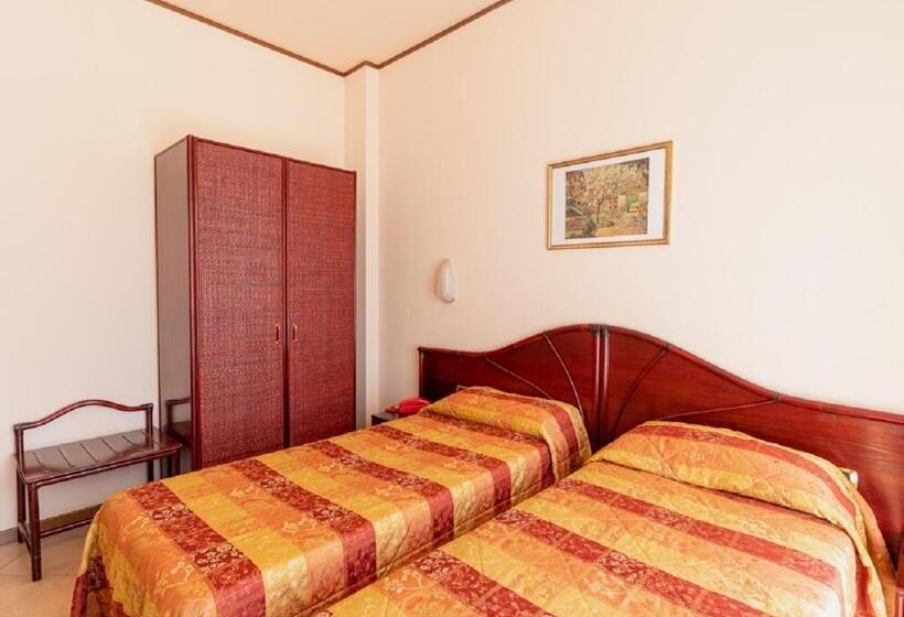 اتاق استاندارد یک نفره, Villa Delle Rose
