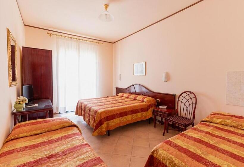 اتاق استاندارد چهار تخته, Villa Delle Rose