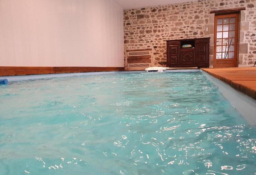 Четырехместный Номер Стандарт, Auverg Nature Chambre Auvergnate