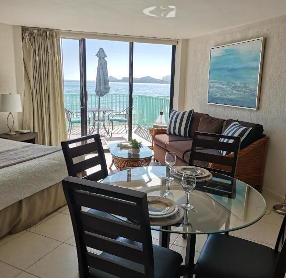 استودیوی لوکس, Condominios San Carlos