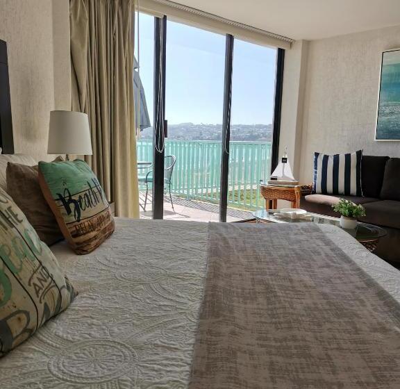 استودیوی لوکس, Condominios San Carlos