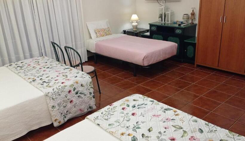 اتاق خانوادگی, A Casa Da Ti Laura   Al