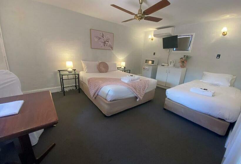 Номер Deluxe, Settlers House York