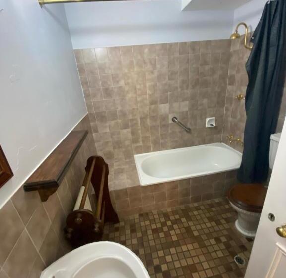 Номер Deluxe, Settlers House York