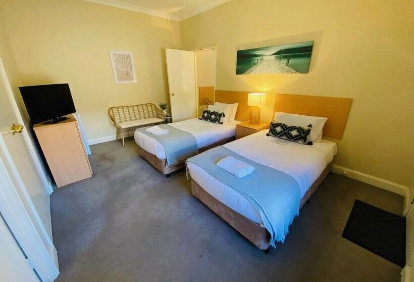 Номер Deluxe, Settlers House York