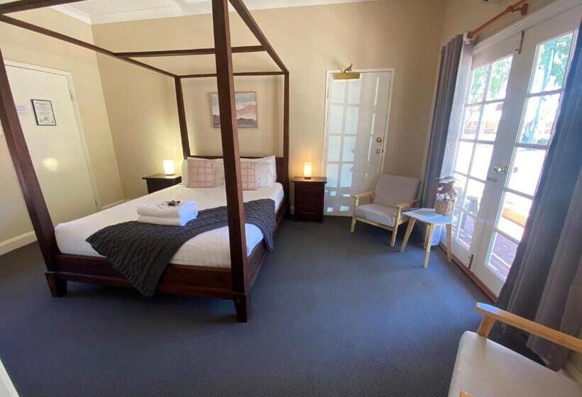 Номер Стандарт, Settlers House York
