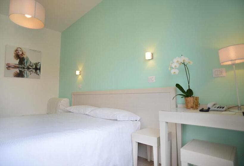Quarto Quadruple Standart com Varanda, Maree