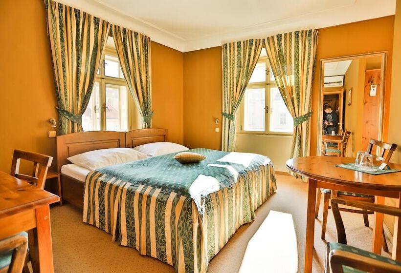 Quarto Estandar, U Schnellu