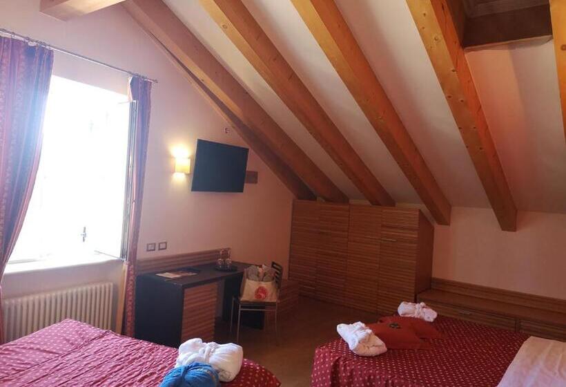 Четырехместный Номер Стандарт, Albergo Cavallino Bianco