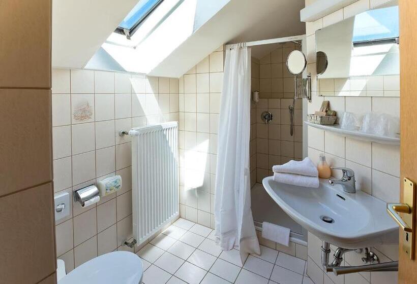 标准三人间, Landgasthof Hotel Pröll