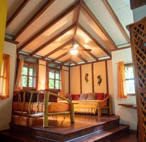 スーペリアー１ベッドルームビラ, Pachamama Jungle River Lodge   Punta Uva