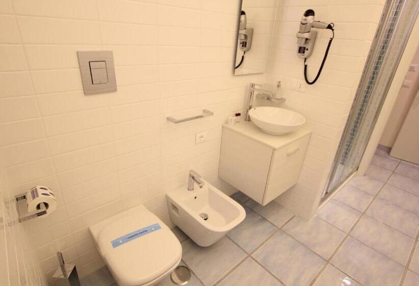 スタンダードトリプルルーム, Il Viaggiatore Gaeta Medievale B&b