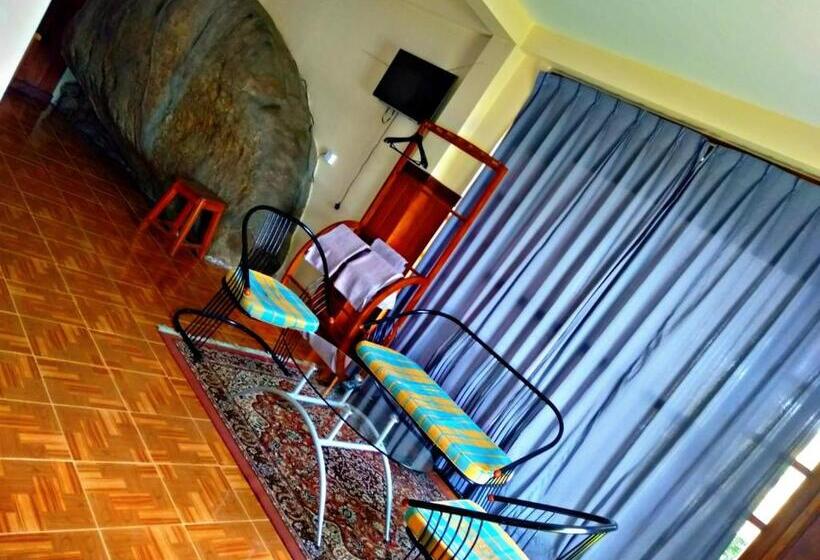 Трехместный Номер Deluxe, Srilak View Holiday Inn
