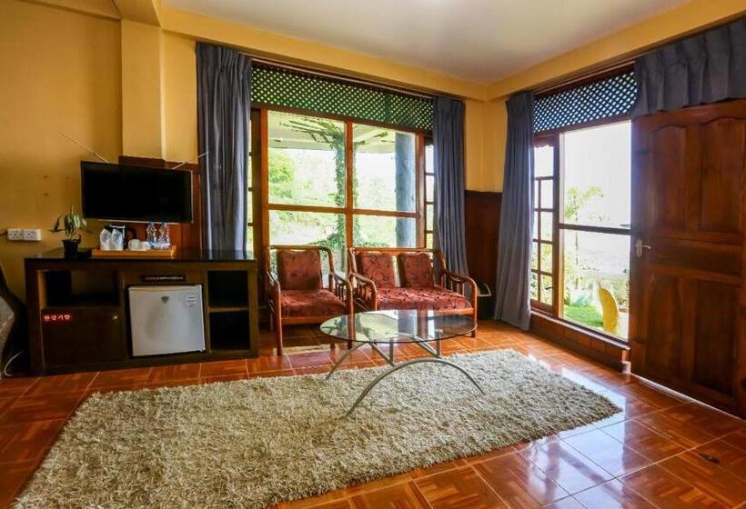 Трехместный Номер Deluxe, Srilak View Holiday Inn