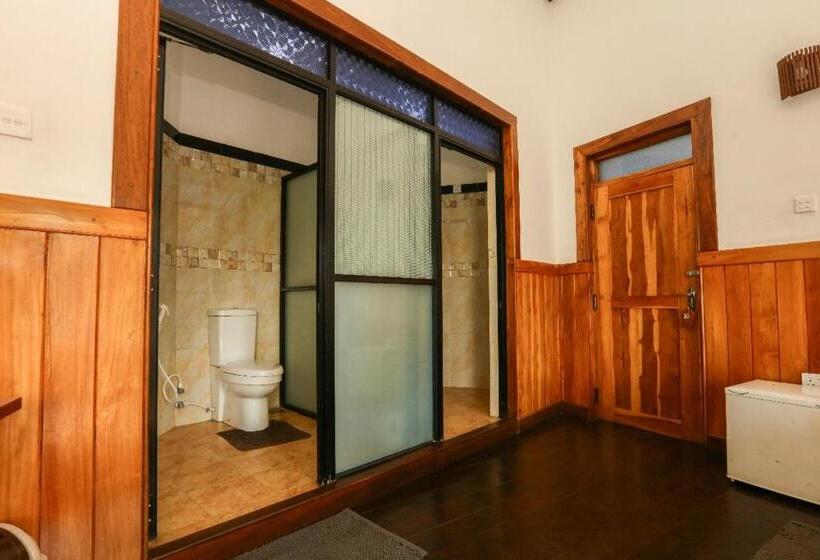 اتاق لوکس یک تخته, Srilak View Holiday Inn