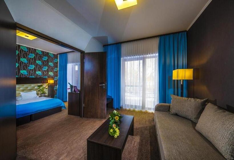 Люкс, Session Hotel Ráckeve