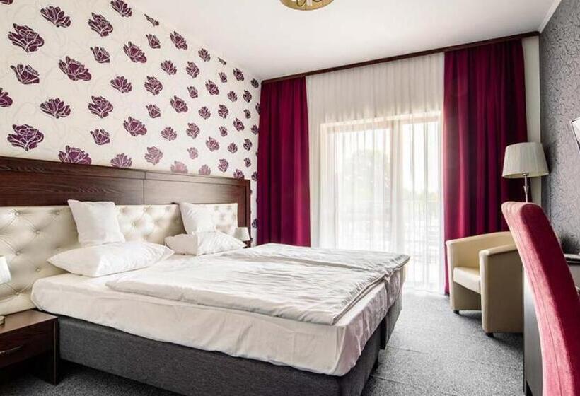 Номер Стандарт Вид на Сад, Session Hotel Ráckeve