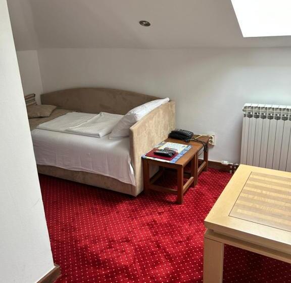 سوییت, Garni Hotel Konak