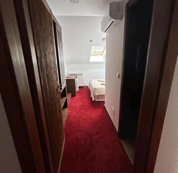 اتاق اکونومی, Garni Hotel Konak