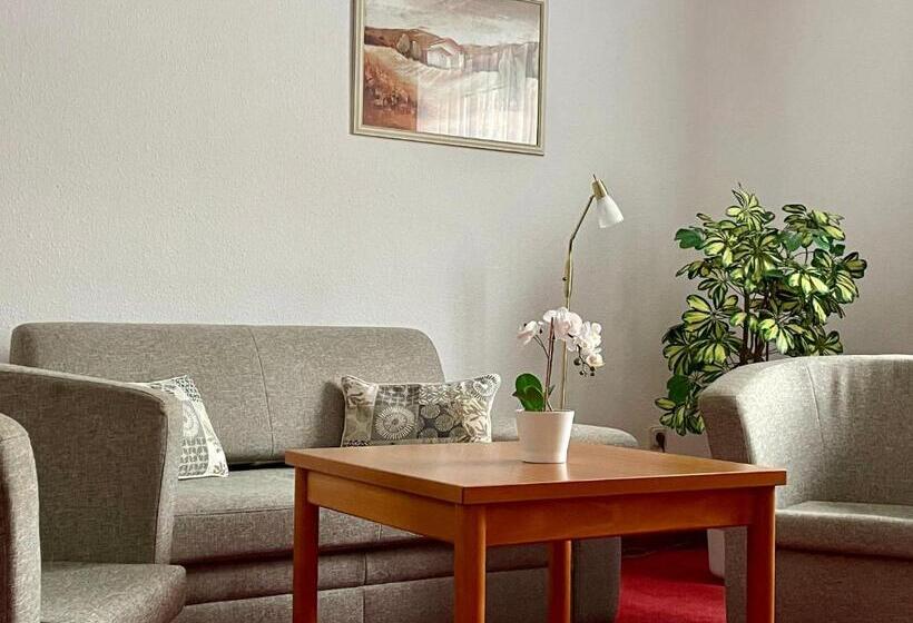 스위트, Gut Hotel Pommernhotel Barth