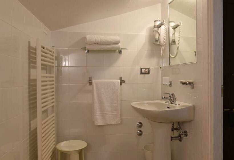 스탠다드 룸, Albergo Umbria