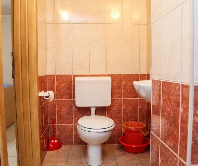 اتاق استاندارد سه نفره, Family Guesthouse In Forest Ana & Stjepan Nikolić