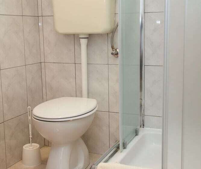 اتاق استاندارد سه نفره, Family Guesthouse In Forest Ana & Stjepan Nikolić