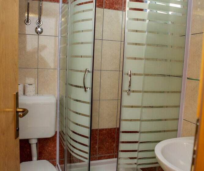 اتاق استاندارد یک نفره, Family Guesthouse In Forest Ana & Stjepan Nikolić