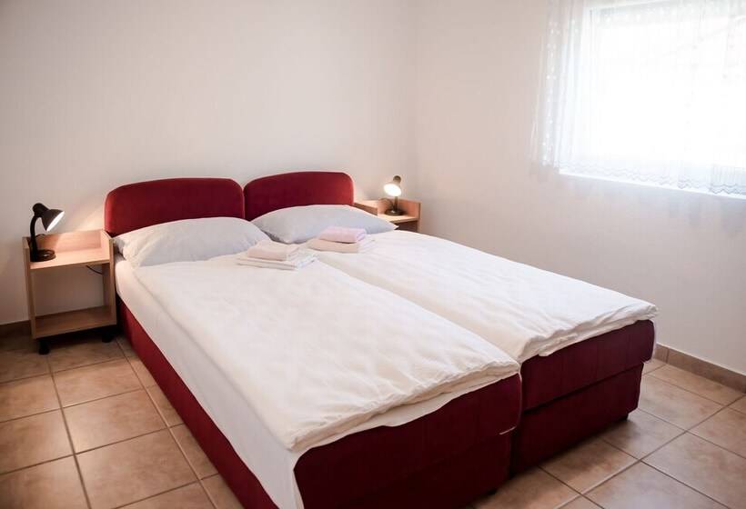 اتاق استاندارد یک نفره, Family Guesthouse In Forest Ana & Stjepan Nikolić