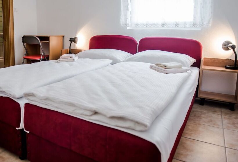 اتاق استاندارد یک نفره, Family Guesthouse In Forest Ana & Stjepan Nikolić