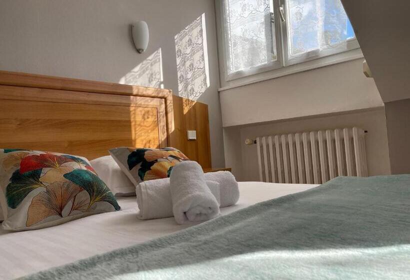 Номер Стандарт, Le Relais De La Place