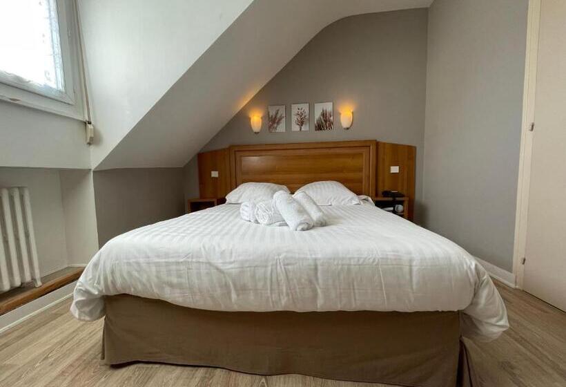 Номер Стандарт, Le Relais De La Place