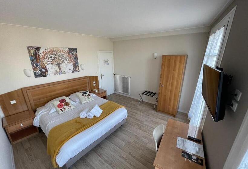 Номер Стандарт, Le Relais De La Place