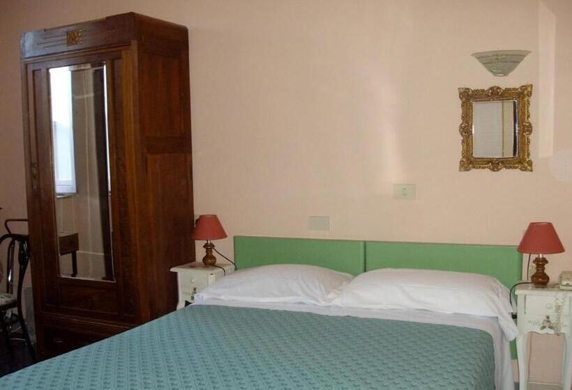 اتاق استاندارد یک نفره, Albergo Anna