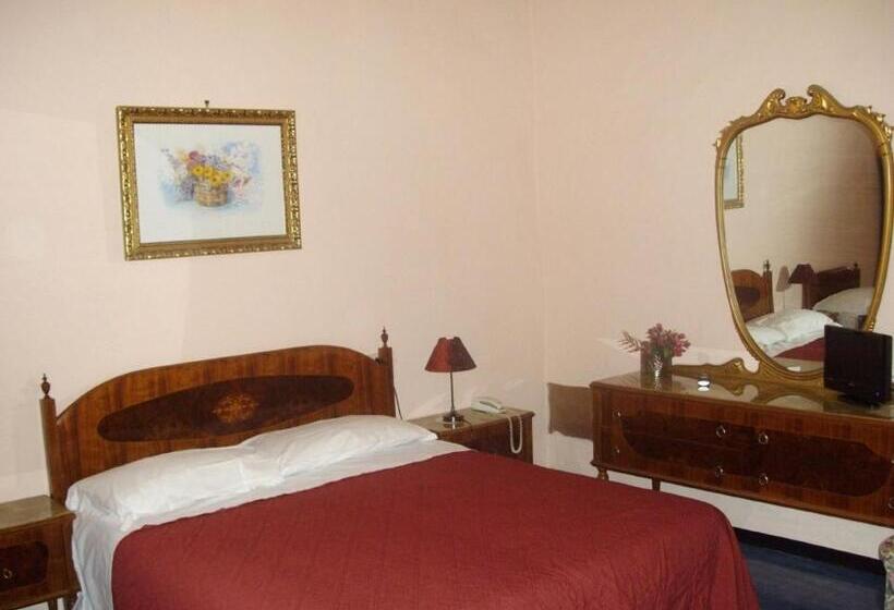 اتاق استاندارد سه نفره, Albergo Anna