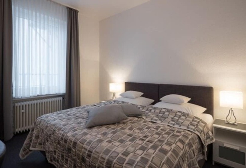 اتاق استاندارد سه نفره, Brandenburger Hof