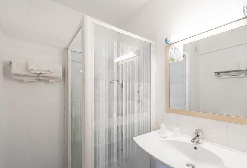 Quarto Estandar, Hôtel First Rodez