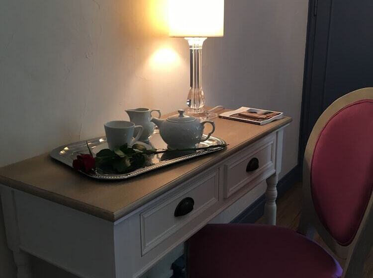 Номер Superior, Hôtel & Restaurant Le Moulin De Chaméron, The Originals Relais