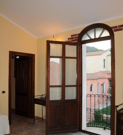 اتاق سوپریور, La Corte Rosada