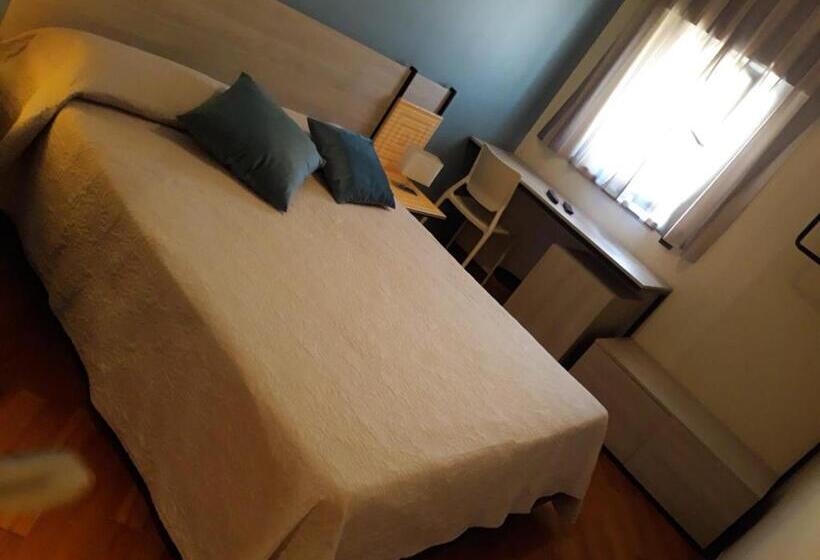 اتاق اکونومی, Ottagono