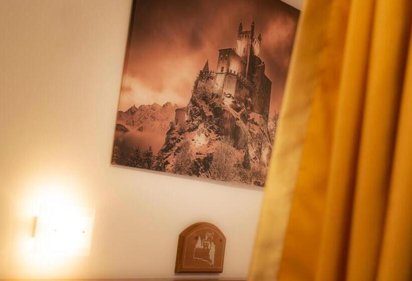 اتاق استاندارد سه نفره, Residence Chateau