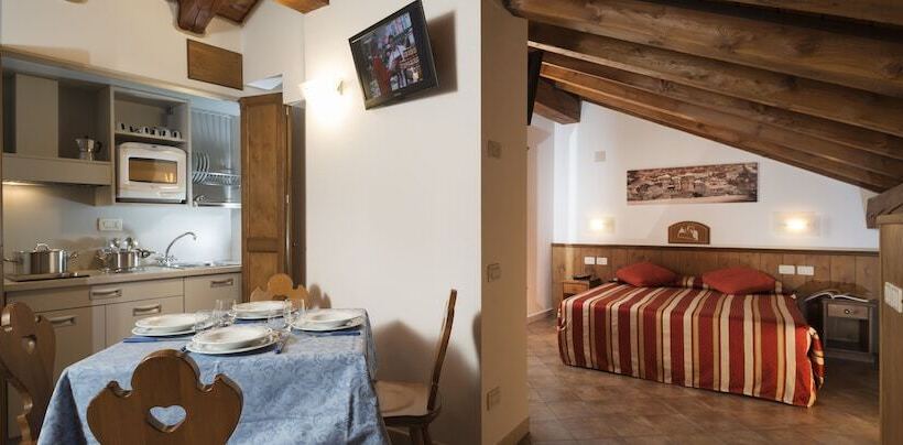 اتاق استاندارد چهار تخته, Residence Chateau