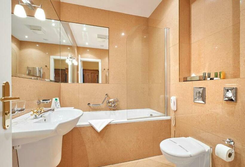 Quarto Superior, Salvator