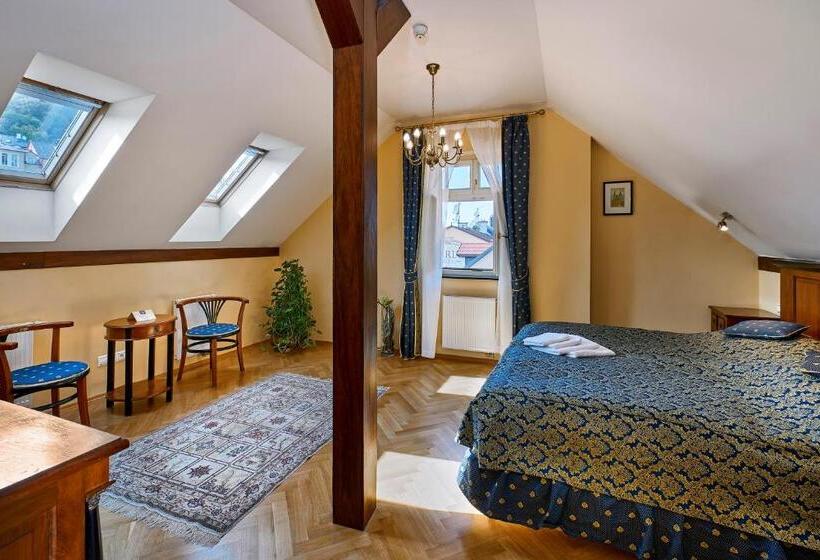 Quarto Superior, Salvator