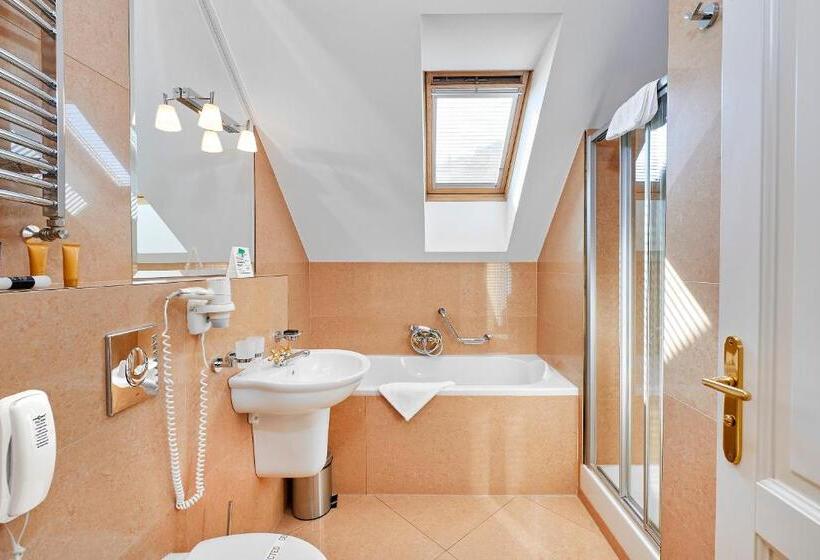 Quarto Deluxe com Sacada, Salvator