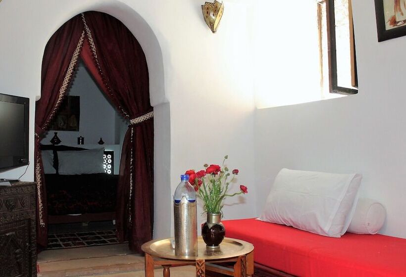 سوییت, Riad Alamine