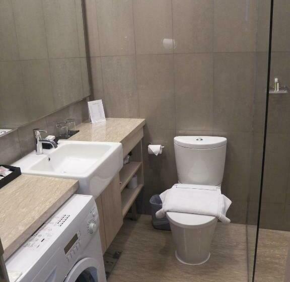 管理人员工作室, Fraser Residence Menteng, Jakarta