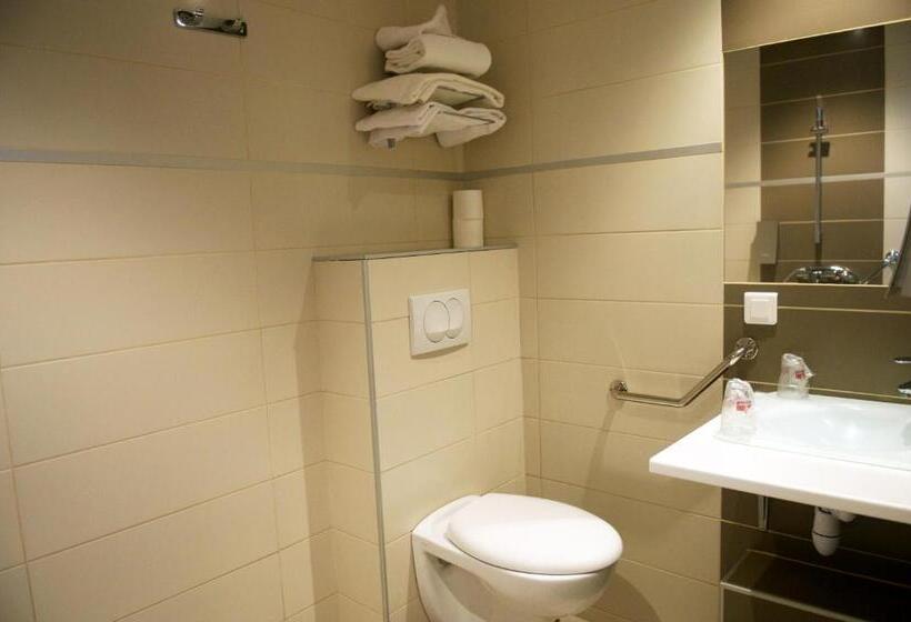 Номер Стандарт Адаптированный для Инвалидов, Brit Hotel Montpellier Euromédecine
